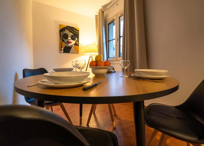 5 Personnes 50 M2 Hyper Centre *