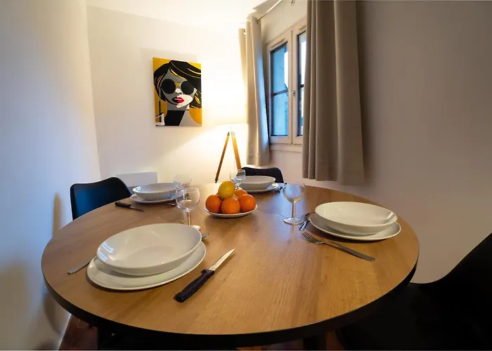 5 Personnes 50 M2 Hyper Centre * روان